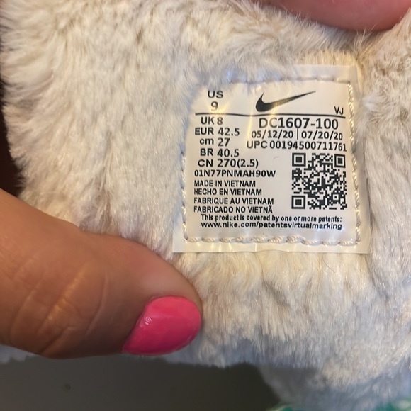 Men shoes , Furry on the inside, never worn - Picture 3 of 6